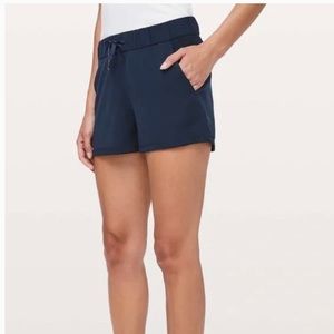 Lululemon On the Fly Midnight Navy Shorts, size 6